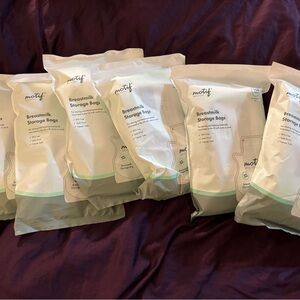 Breast milk storage bags: 600 new